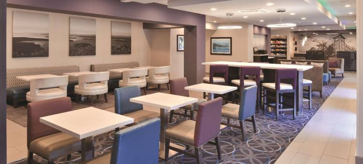 费耶特维尔拉昆塔温德姆套房酒店(La Quinta Inn & Suites by Wyndham Fayetteville)图片