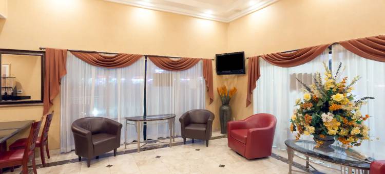 皮科里韦拉豪生套房酒店(Howard Johnson Hotel & Suites by Wyndham Pico Rivera)图片