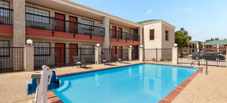 圣安东尼奥戴斯酒店-近嘉年华公园(Days Inn by Wyndham San Antonio Near Fiesta Park)图片