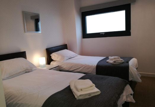 Glasgow Central Riverview Luxury Apartment (Sleeps Upto 8) Hotel Overview