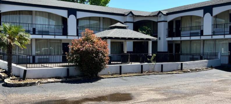 特克萨卡纳行政汽车旅馆(Executive Inn Texarkana)图片