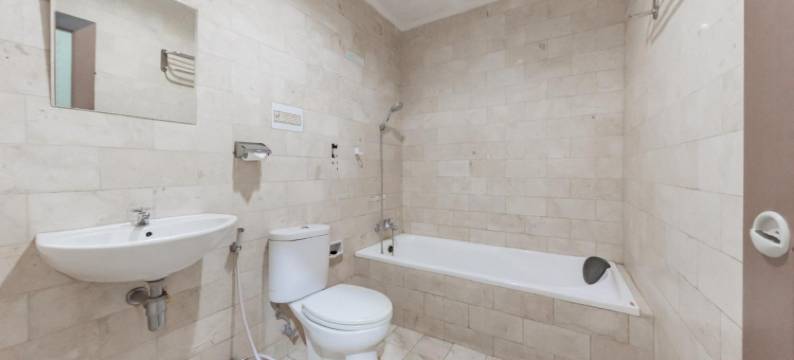 红多兹苏卡布米惹兰街玛塔迪娜塔酒店(RedDoorz @ Jalan R.E. Martadinata Sukabumi)图片