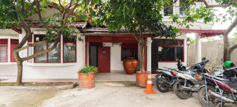 红多兹酒店-帕穆朗大学(RedDoorz Near Universitas Pamulang)图片