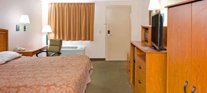 劳雷尔速8酒店(Super 8 by Wyndham Laurel)图片