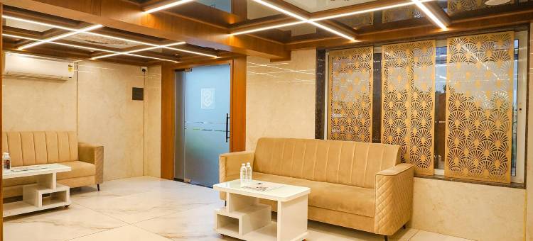 素世荣 Fabhotel Prime(FabHotel Prime Shourya Residency - Nr Maharshi Karve Museum)图片