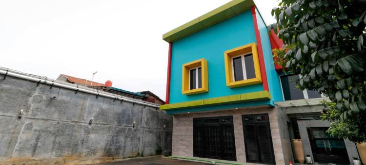 哈林佩达纳库苏马附近红多兹PLUS酒店2(RedDoorz Plus Near Halim Perdanakusuma 2)图片