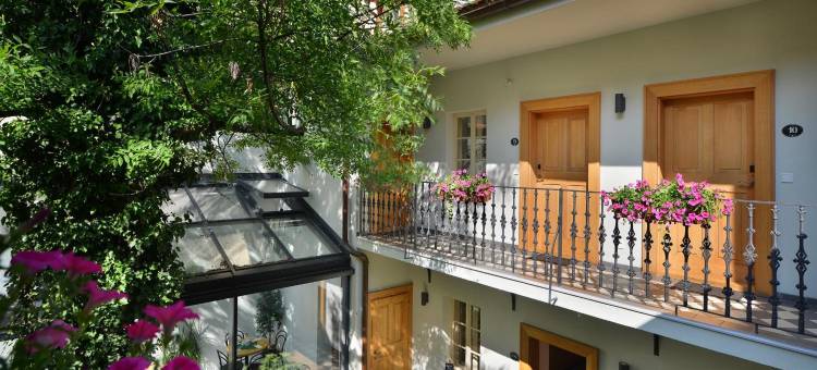 白色百合酒店(Hotel At the White Lily)图片