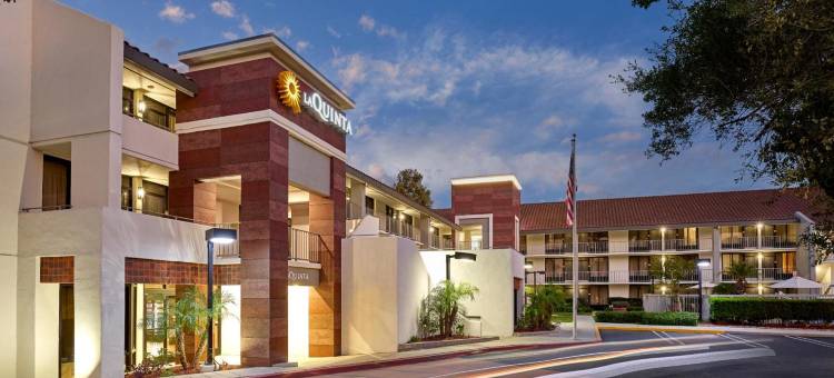 千橡市纽伯里公园拉昆塔温德姆套房酒店(La Quinta Inn & Suites by Wyndham Thousand Oaks-Newbury Park)图片