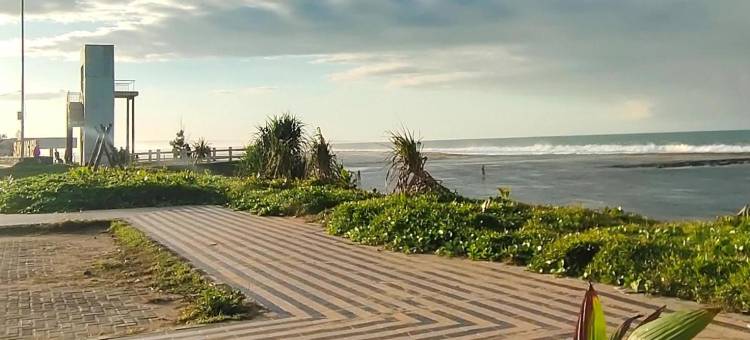 卡朗劳特萨扬赫朗酒店(Penginapan Karanglaut Sayangheulang)图片