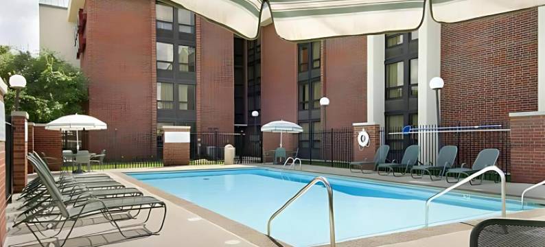 印第安纳波利斯北金字塔贝斯特韦斯特优质酒店(Best Western Plus Indianapolis North at Pyramids)图片