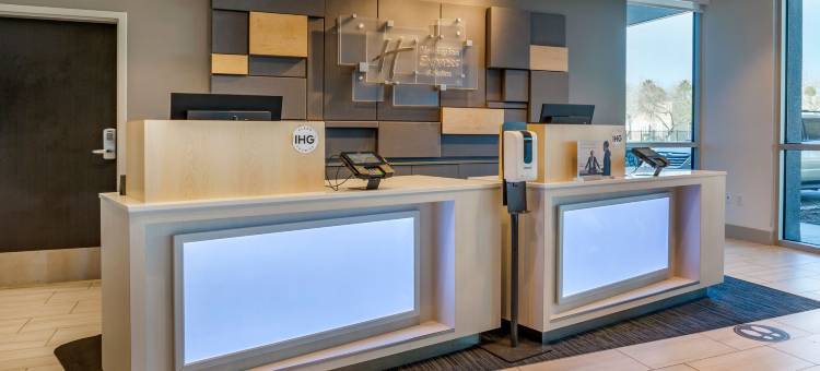 凤凰市区-国会大厦智选假日套房酒店(Holiday Inn Express & Suites Phoenix Dwtn - State Capitol)图片