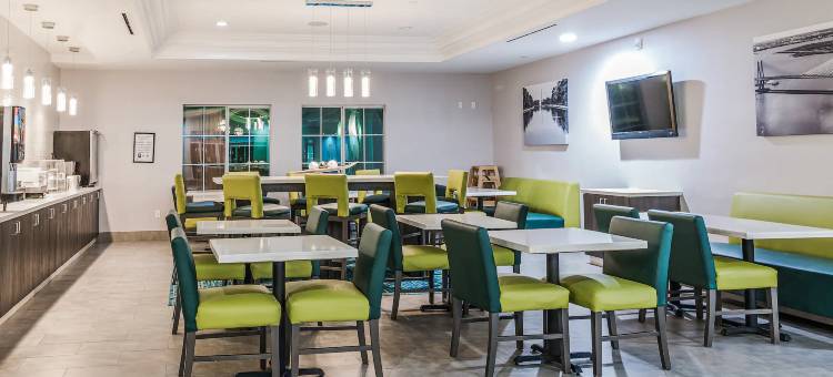 汤博尔拉昆塔温德姆套房酒店(La Quinta Inn & Suites by Wyndham Tomball)图片