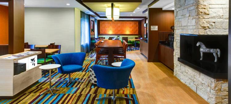亚特兰大萨沃尼万枫酒店及套房(Fairfield Inn & Suites Atlanta Suwanee)图片