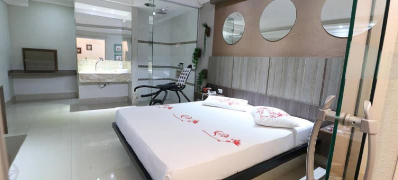 豪华汽车旅馆(Motel Luxury)图片