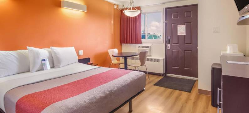 莱斯布里奇6号汽车旅馆(Motel 6 Lethbridge, AB)图片