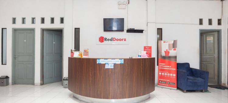 红多兹伊斯兰酒店-近近大银河公园(RedDoorz Syariah Near Grand Galaxy Park)图片