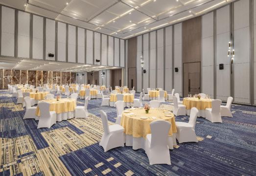 Le Meridien Ahmedabad Hotel Overview