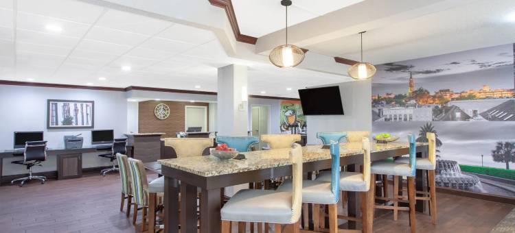 查尔斯顿体育馆蔚景温德姆酒店(Wingate by Wyndham Charleston Coliseum)图片