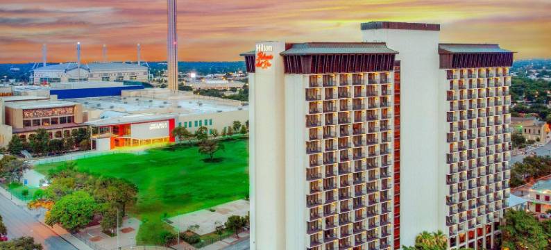 希尔顿帕拉西奥德尔里奥酒店(Hilton Palacio del Rio)图片