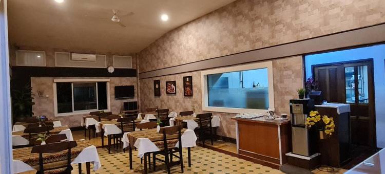 米纳哈萨酒店(Hotel Minahasa)图片