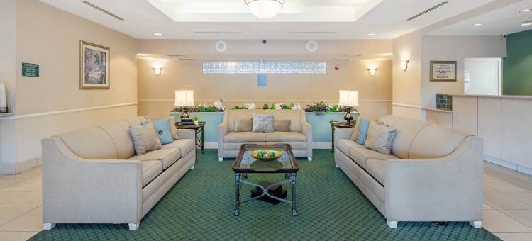 迈尔斯堡I-75 拉昆塔温德姆套房酒店旅店(La Quinta Inn and Suites Fort Myers I-75)图片