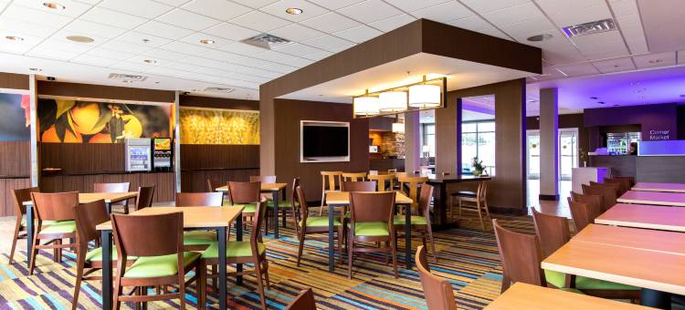 亚特兰大阿克沃斯万枫套房酒店(Fairfield Inn & Suites Atlanta Acworth)图片