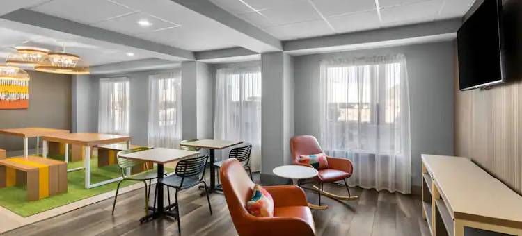 Spark by Hilton Calhoun图片