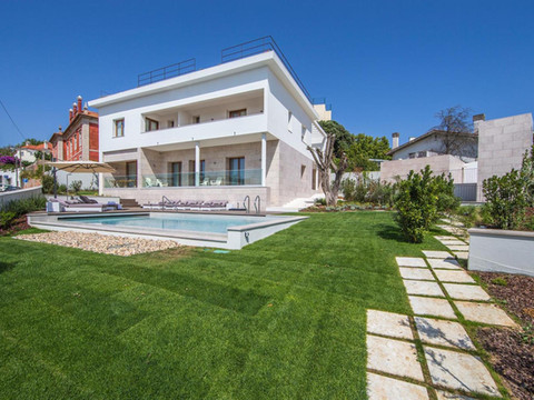 某处 - 埃斯托里尔旅馆