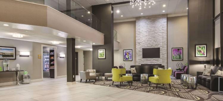 波士顿安多弗拉昆塔温德姆套房酒店(La Quinta Inn & Suites by Wyndham Boston-Andover)图片