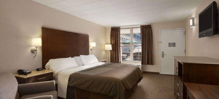 罗克维尔中心华美达酒店(Ramada by Wyndham Rockville Centre)图片