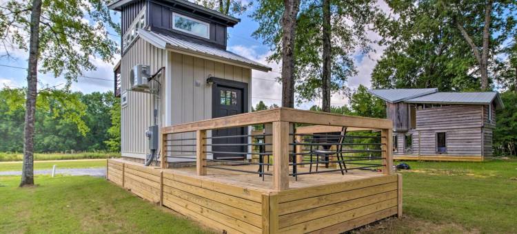 距密西西比州立大学3英里：带甲板的小屋！(3 Mi to Mississippi State Tiny Home with Deck!)图片