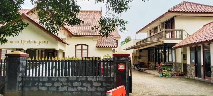 Roemah Djatinegara Powered by Cocotel图片