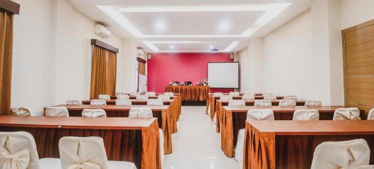 红多兹Plus酒店-近望加锡州立大学(RedDoorz Plus Near Universitas Negeri Makassar)图片