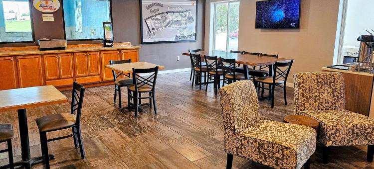 印第安纳克罗弗戴尔温德姆速 8 酒店(Super 8 by Wyndham Cloverdale IN)图片