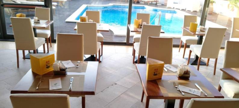 Holiday Inn 卡利亚里(Holiday Inn CAGLIARI by IHG)图片