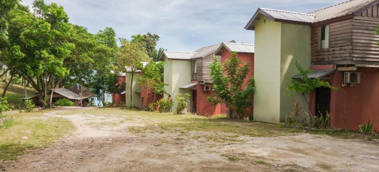 红门酒店@苏穆尔蒂加海滩沙邦亚齐(RedDoorz Syariah @ Sumur Tiga Beach Sabang)图片