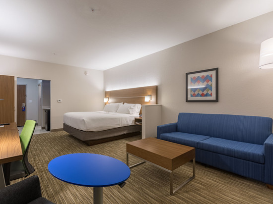 Holiday Inn Express & Suites SAN MARCOS SOUTH by IHG
