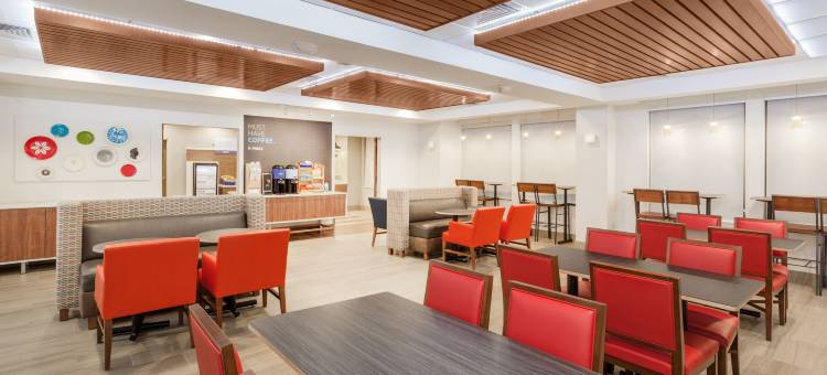 智选假日套房酒店蒂尔顿 - 湖区(Holiday Inn Express & Suites Tilton - Lakes Region)图片