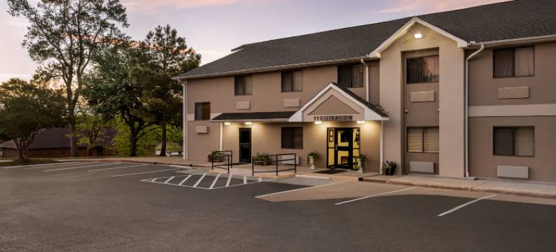 赫恩温德姆呗盟酒店(Baymont by Wyndham Hearne)图片