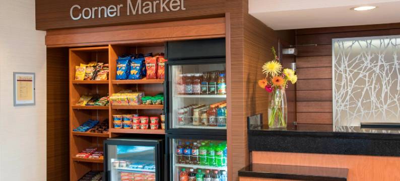 布卢明顿万枫酒店及套房(Fairfield Inn & Suites Bloomington)图片