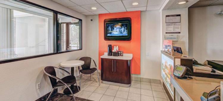 新伦敦6号汽车旅馆 - 奈安蒂克(Motel 6 Niantic, CT - New London)图片