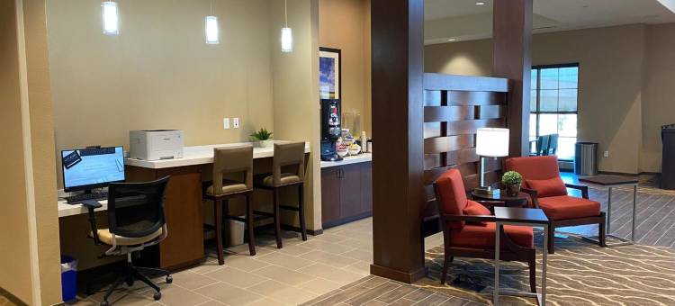 米德兰西舒适套房酒店(Comfort Suites Midland West)图片