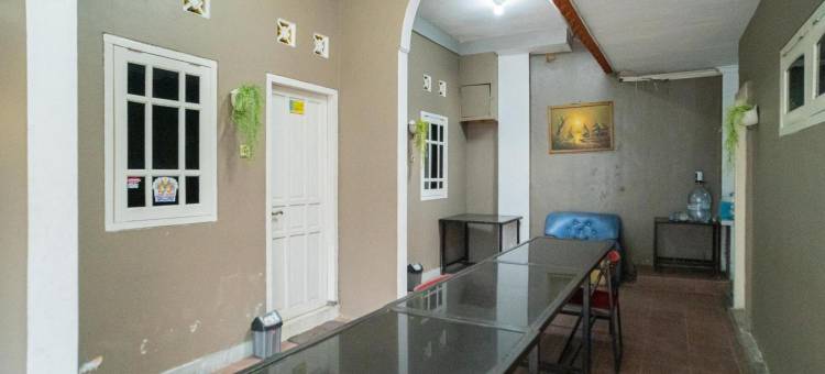 红多兹酒店@奥罗奥罗翁博巴图(RedDoorz at Oro Oro Ombo Batu)图片