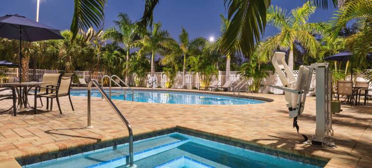 萨拉索塔西埃斯特基盖特威希尔顿斯巴克酒店(Spark by Hilton Sarasota Siesta Key Gateway)图片