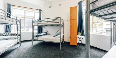 迷宮背包客旅館