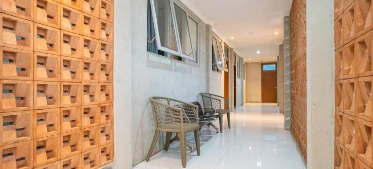 红多兹酒店-近维萨塔帕里本多拉旺(RedDoorz Near Wisata Paribendo Lawang)图片