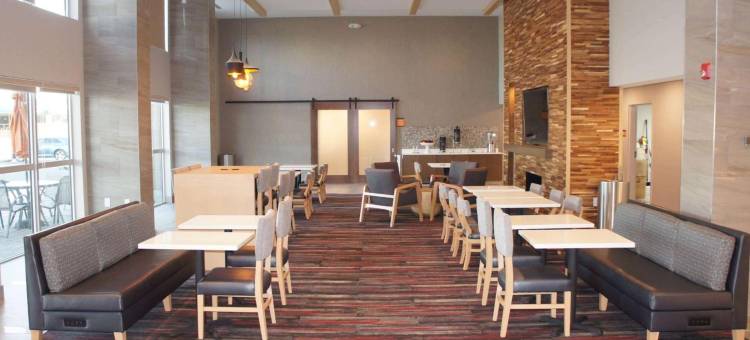 佩里拉昆塔温德姆套房酒店(La Quinta Inn & Suites by Wyndham Perry)图片