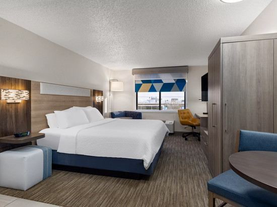 Holiday Inn Express 格罗夫城(购物中心区)