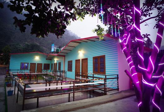 Creek Forest - Riverside Boutique Resort Hotel Overview