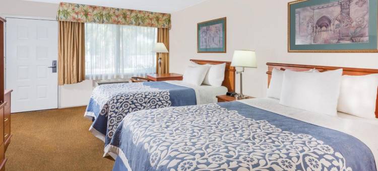 迈尔斯堡斯普林斯戴斯度假酒店(Days Inn by Wyndham Fort Myers Springs Resort)图片